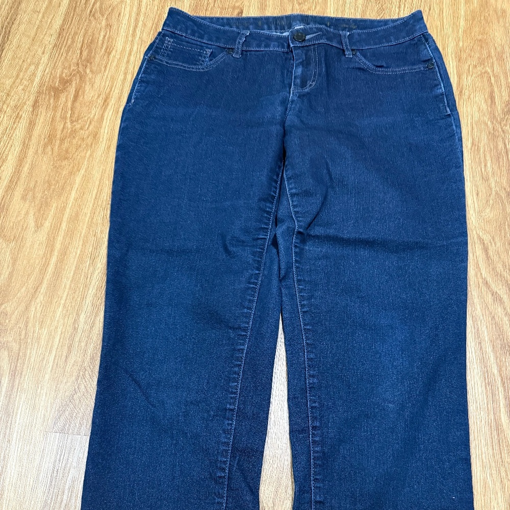 NWOT Jennifer Lopez Capri Leg Jeans size 8
